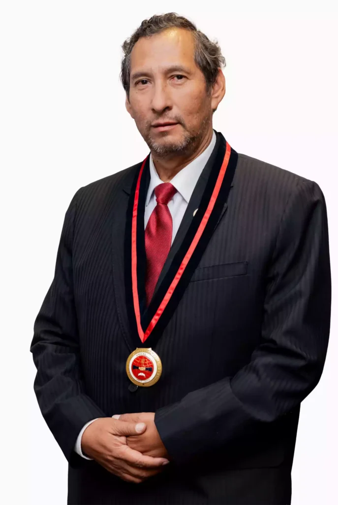 Lic. Mario Luna